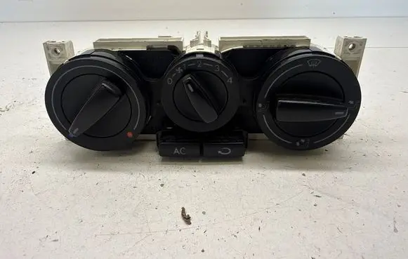 Volkswagen Golf IV Climate control unit 1J0820045F