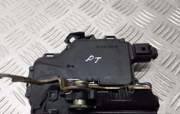 Seat Toledo II (1M) Rear door lock