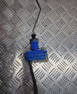 Audi 80 90 B3 Central locking vacuum pump 893862123