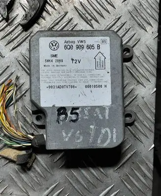 Volkswagen PASSAT B5 Airbag control unit/module 6Q0909605B 06010506H 5WK42869
