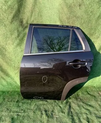 Suzuki SX4 S-Cross Rear door