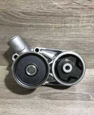 Volkswagen Golf VI Water pump 047121019C