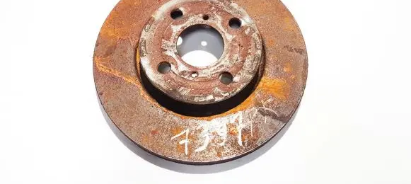 Toyota Yaris Front brake disc ventiliuojamas