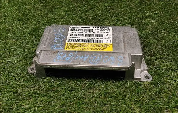 Volvo S60 Airbag control unit/module 31334542 P31334542 0285010943