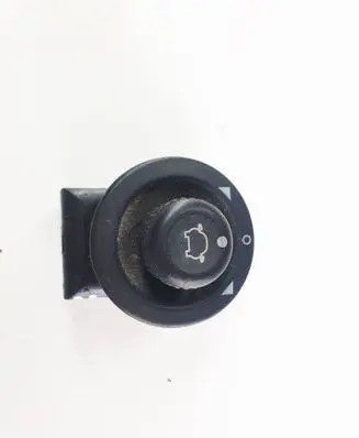 Wing mirror switch