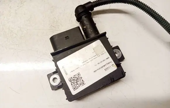 BMW 1 E81 E87 Glow plug pre-heat relay 758327