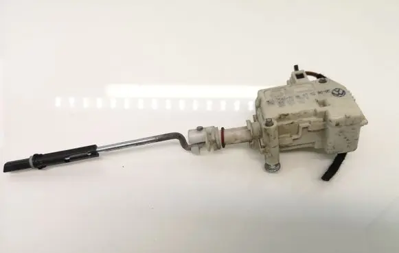 Fuel tank cap lock motor