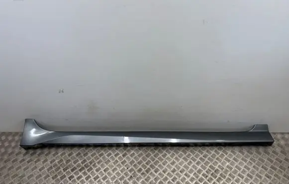 Nissan Leaf II (ZE1) Sill 768525SA0A