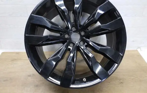 Volkswagen Touareg III R21 alloy rim 