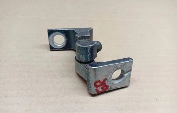 Volkswagen Polo V 6R Front door upper hinge