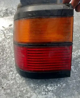 Volkswagen PASSAT B3 Rear/tail lights 333945111