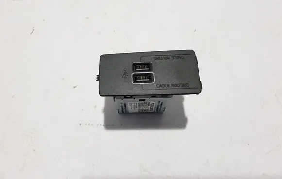 Volvo XC90 AUX in-socket connector 