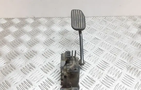 Volvo S70 V70 V70 XC Accelerator throttle pedal 9447135