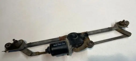 Lexus IS 200-300 Front wiper linkage and motor 8511053030