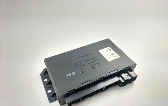Audi TT Mk1 Engine control unit/module 8N8962267E