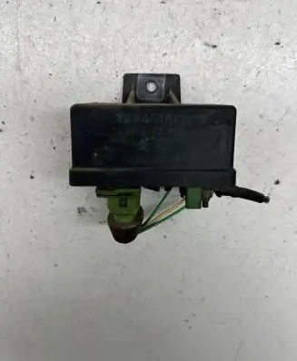 Peugeot 406 Glow plug pre-heat relay 9619039780