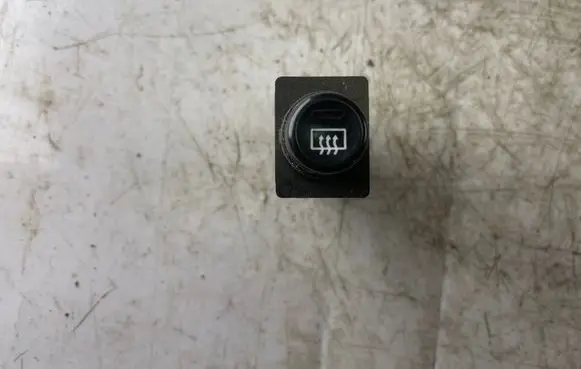 Mitsubishi Pajero Sport I Windscreen/window heater switch