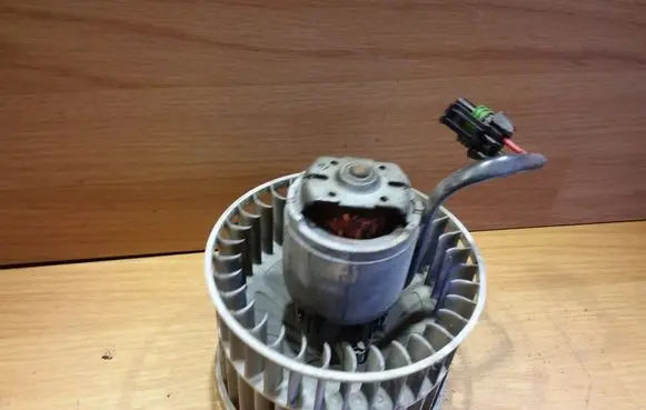 Renault Espace III Heater fan/blower 0130063506