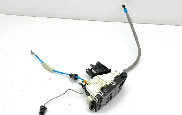 Infiniti Q30 Front door lock A0997202401 ZGS002
