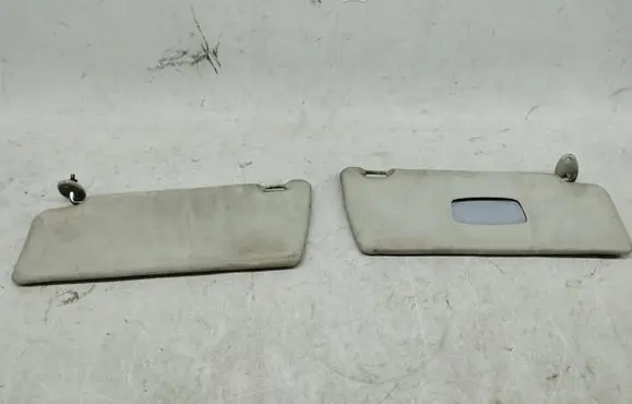 Mercedes-Benz W123 Sun visor clip/hook/bracket 1238103910 1238103810 1238103710