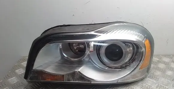 Volvo XC90 Headlight/headlamp 31111845