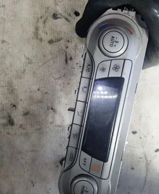 Ford Kuga I Climate control unit 7M5T18C612CJ WA1A21328