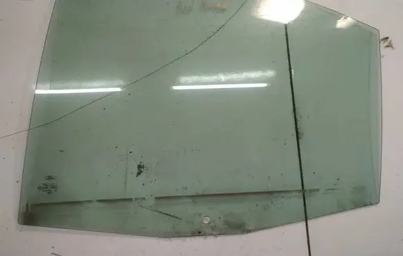 Ford Mondeo Mk III Rear door window glass AS2
