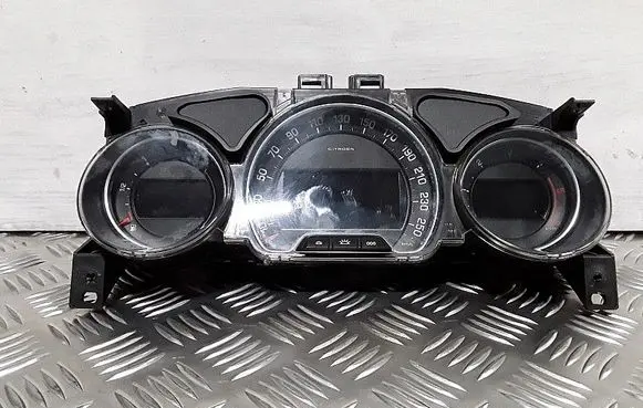 Speedometer (instrument cluster)