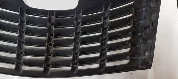 Chrysler PT Cruiser Front grill