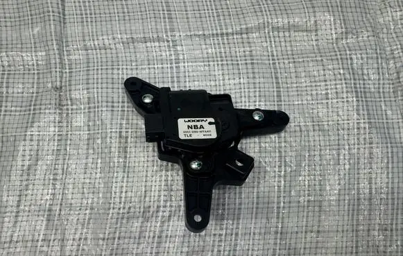 Hyundai Tucson TL A/C air flow flap actuator/motor D266-NFFAA01