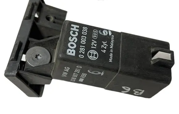 Volkswagen PASSAT B6 Glow plug pre-heat relay 038907281D 0281003038 1K0937540