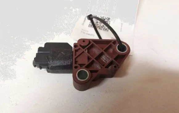 Volvo V50 Airbag deployment crash/impact sensor 9206975 MRSA5 8840A5