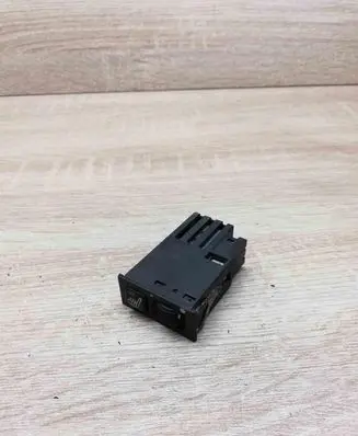 BMW 5 E39 Seat heating switch 8352259