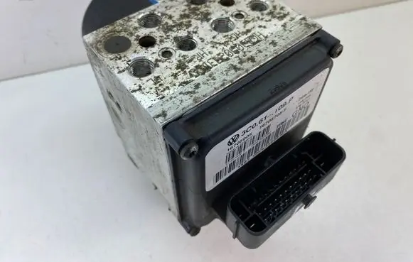 Volkswagen PASSAT B6 ABS Pump 3C0614109P 16705705F 16705905