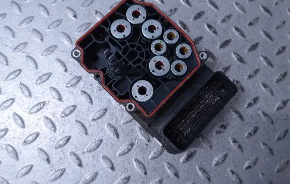 Mercedes-Benz GLE W167 Air suspension control unit module (rear) A1679016503 28530070063 10090423833
