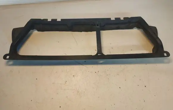 Volvo V70 Intercooler air channel guide 9449167 7462