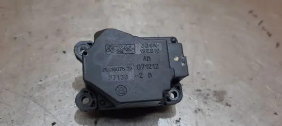 Volvo XC70 Coolant heater control valve 