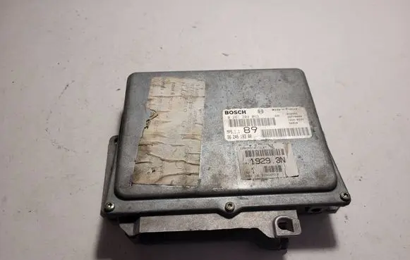 Peugeot 406 Engine control unit/module 9624518380 0261204063