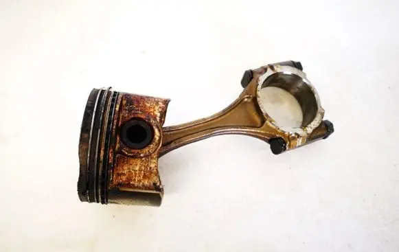 Piston with connecting rod