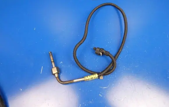 Mercedes-Benz CLA C117 X117 W117 Exhaust gas temperature sensor A0009058501