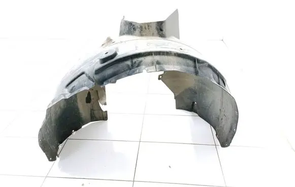 Front wheel arch liner splash guards