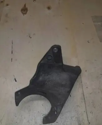 Audi A8 S8 D3 4E Engine mounting bracket 4E0199370T 050204