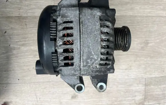 BMW X1 E84 Generator/alternator 7626153