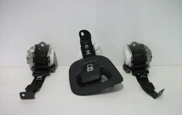 Mini Cooper Countryman F60 Seat belt trim 
