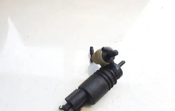 Volkswagen Polo III 6N 6N2 6NF Windscreen/windshield washer pump 1J0973722