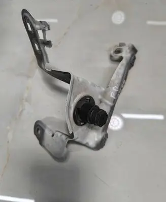 BMW X4 F26 Fender mounting bracket 758061