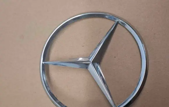 Mercedes-Benz W123 Manufacturers badge/model letters 1267580058