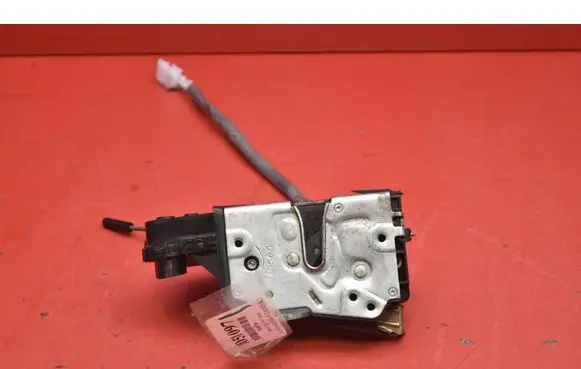 BMW 3 E46 Front door lock 
