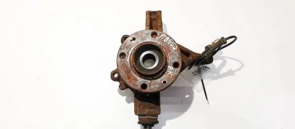 Citroen C4 I Front wheel hub