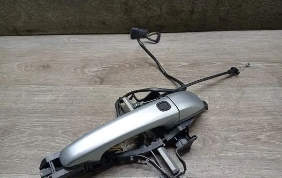 Volvo XC70 Rear door exterior handle 30784205 30784204